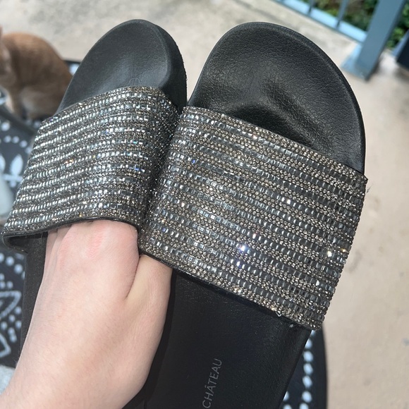 Le Château - Sparkly Slides - Picture 2 of 4